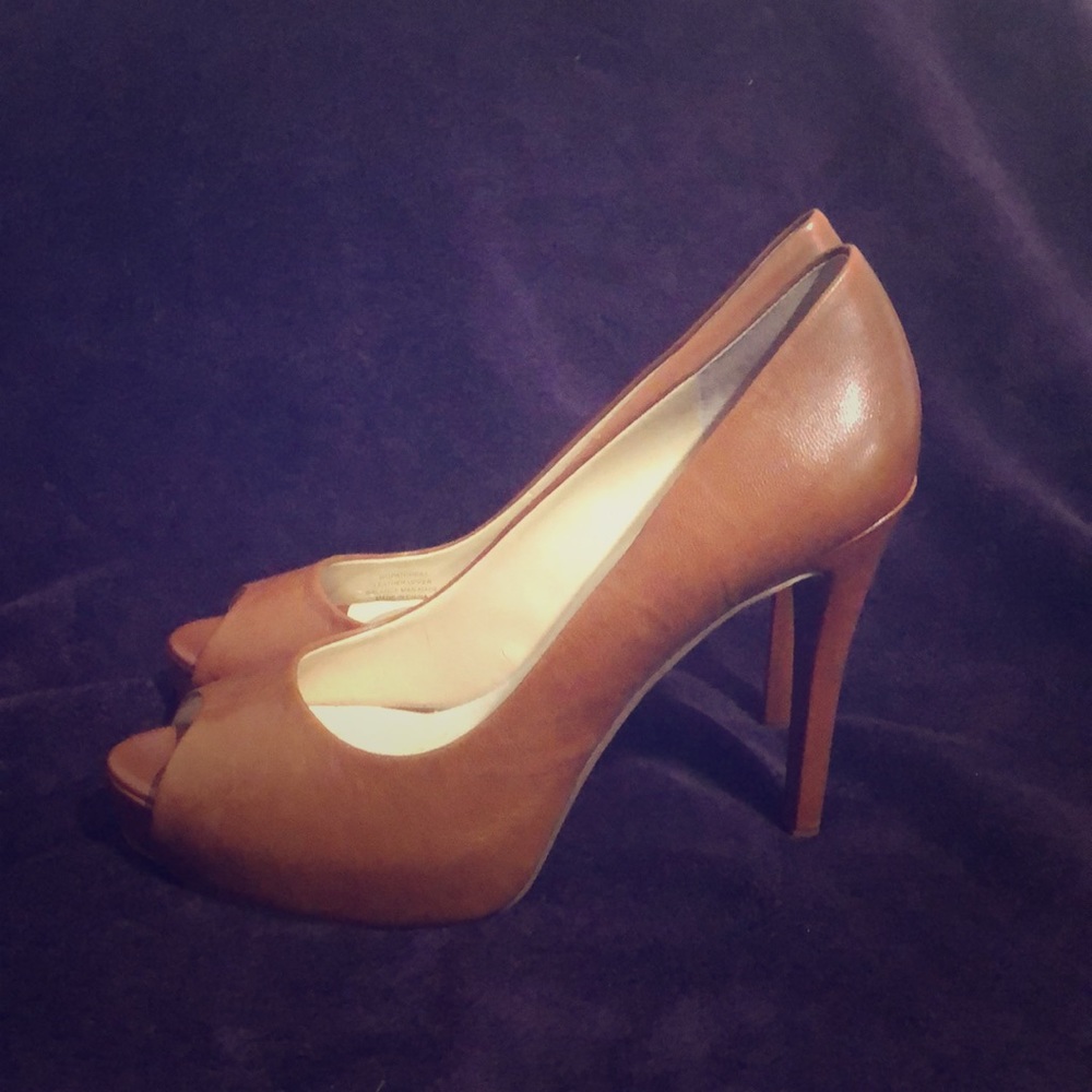 Leather guess heels